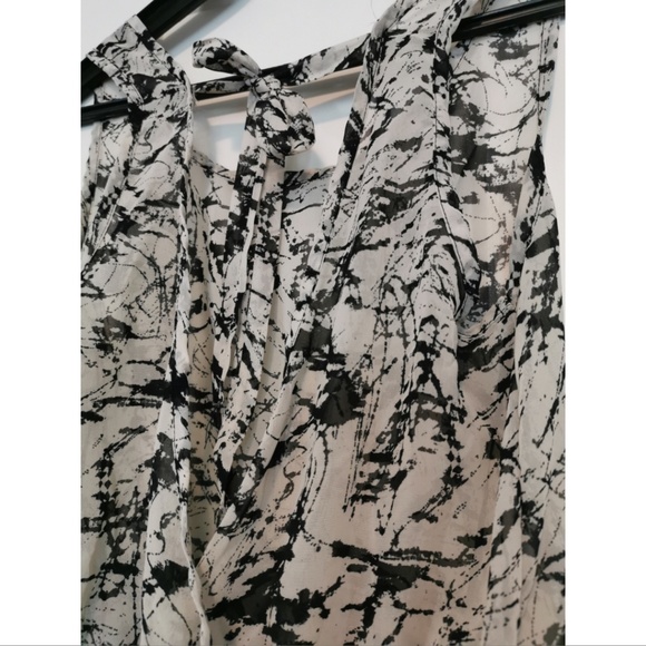 Open Back Tie Up Tank Top - Picture 2 of 4